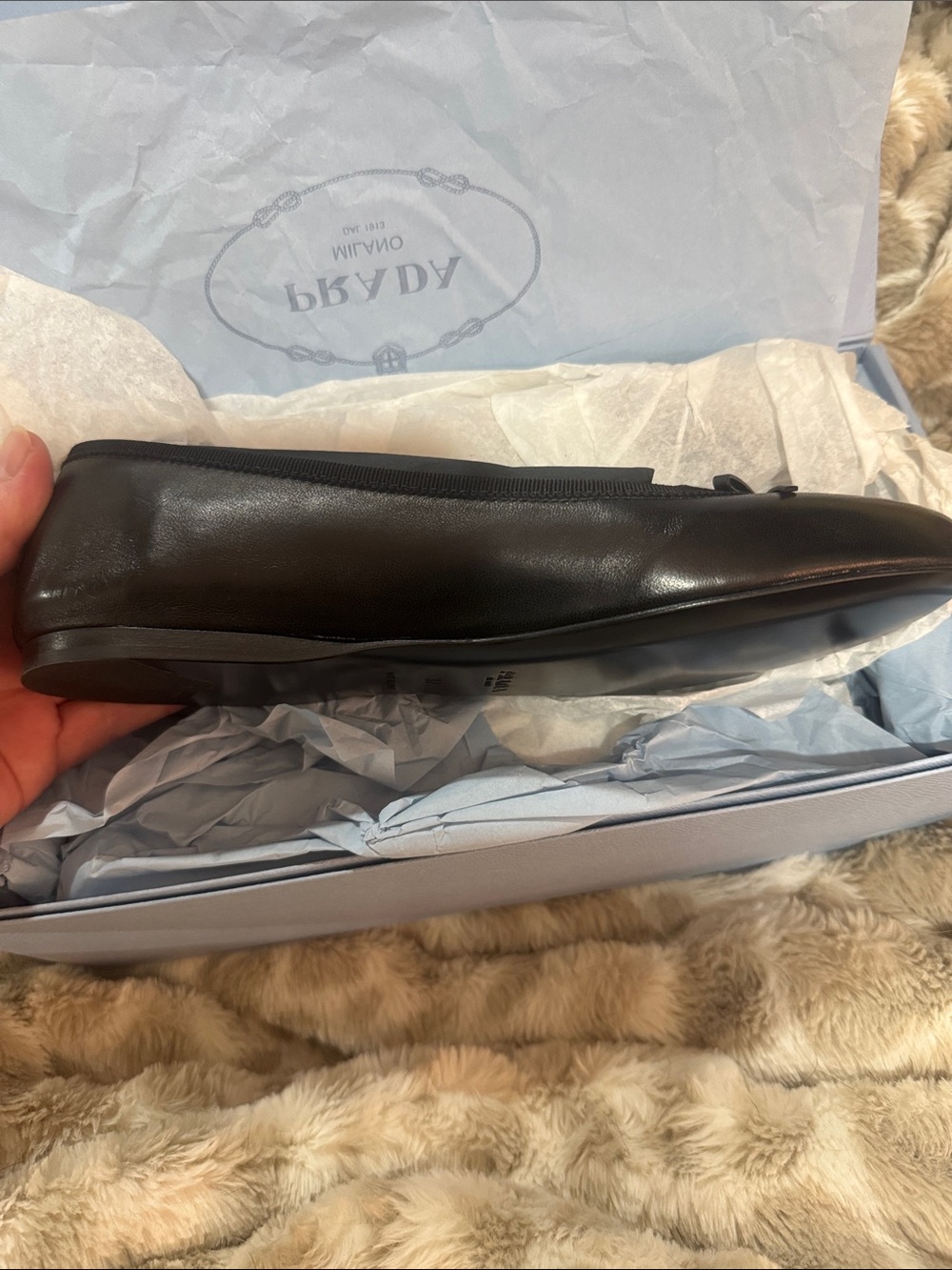 Prada/Calzature Donna/Women’s black leather flats with bows on toe/US 7/NIB! NEW - Picture 5 of 15